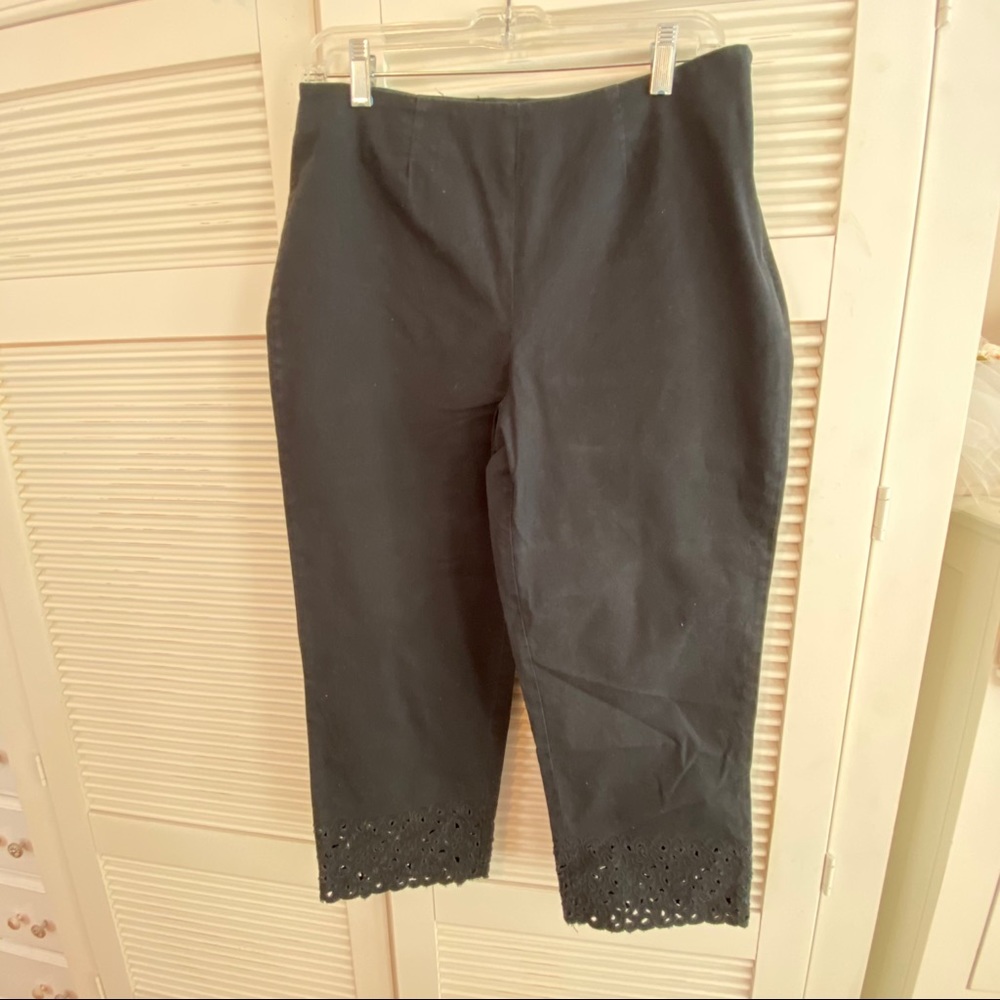 Chadwicks Black Eyelet Trimmed Side Zip Capris